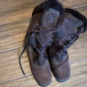 LA CANADIENNE Laila Black Shearling Boots Size 8 NBW